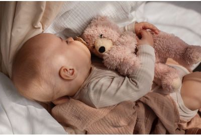Come vestire un neonato per la notte?