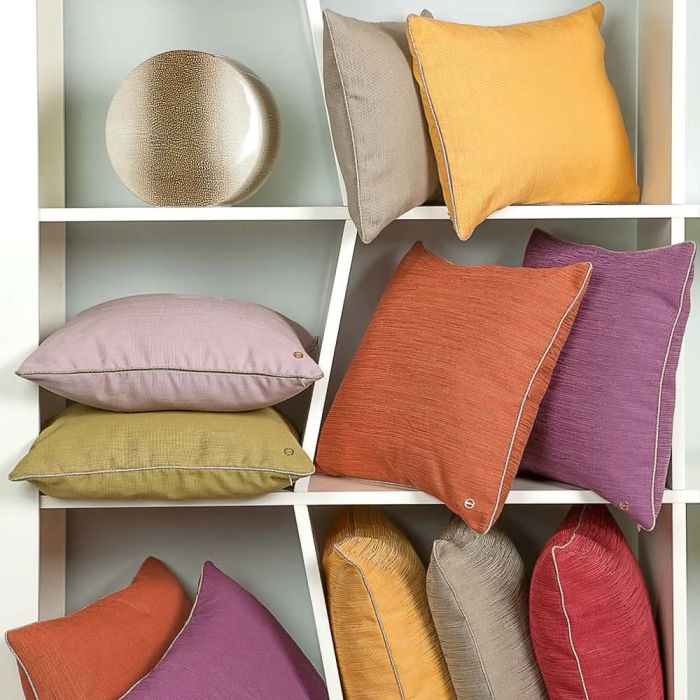 CUSCINO ARREDO LOUNGE 45X45 CON CODINA DI TOPO BORBONESE main product photo